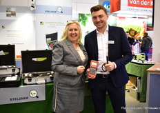 Maaike Hamer and Dennis Christmann of Stelzner with the Multi 2000.